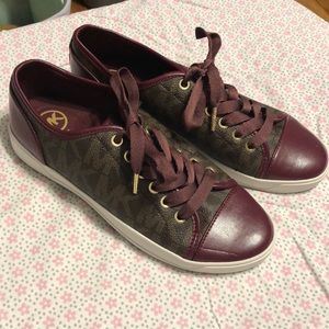 Michael Kors Sneaker Size 7